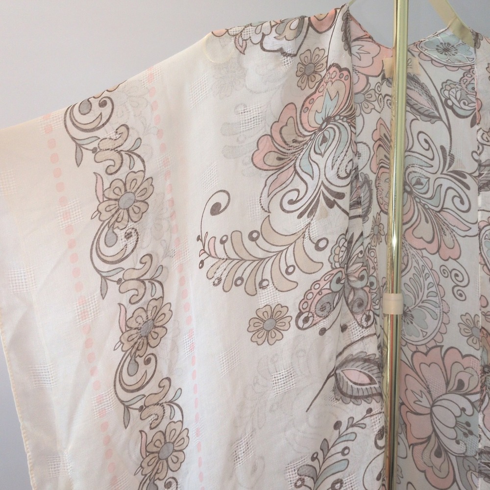 NWT Riah Fashion Kimono Women One Size Cream Pink Floral Butterfly Tassel Boho - Picture 2 of 13